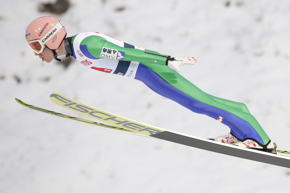 MŚ w Lahti: Kraft wygrywa na skoczni normalnej, podium nie dla Polaków