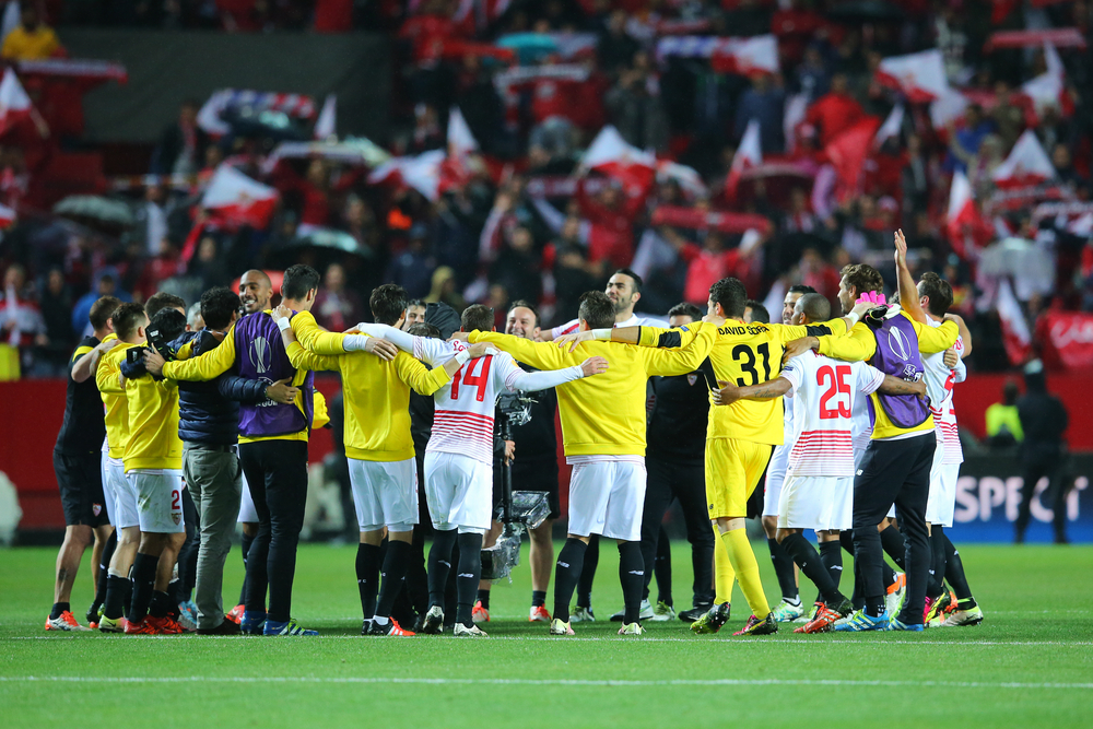 Leicester prowadzi z Sevillą już 2:0! Hiszpanie grają w dziesiątkę i nie wykorzystują jedenastki!