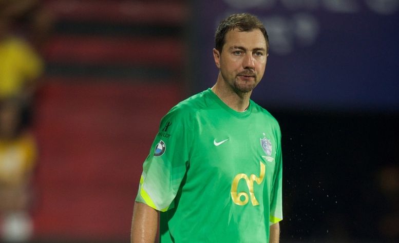 45 lat, ale forma jest: Dudek błysnął w meczu weteranów Liverpoolu z Realem [VIDEO]