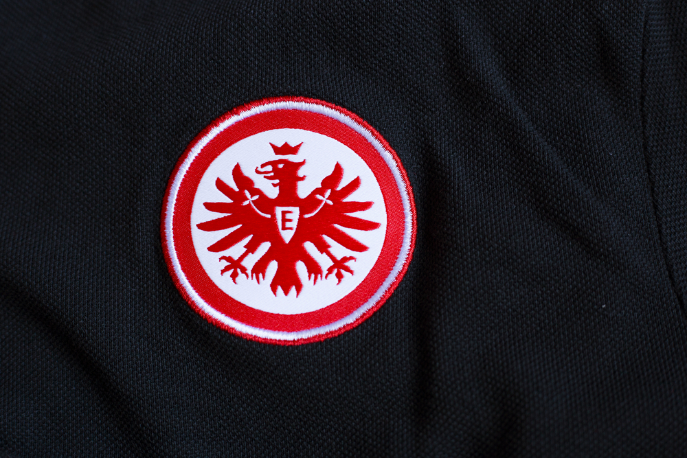 Napastnik Eintrachtu trafi do Aston Villi?