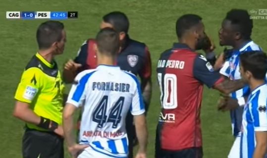 Skandal rasistowski w Serie A. Muntari zszedł z boiska w trakcie meczu