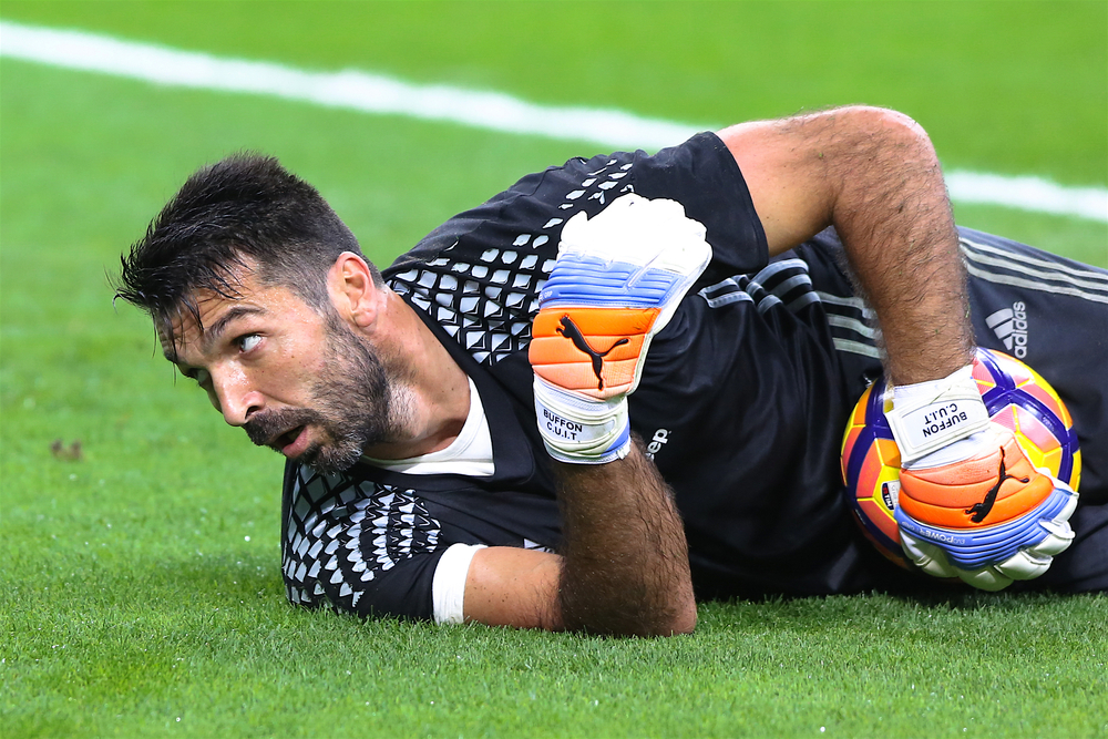 Lloris: Buffon jest niesamowity. To człowiek, który inspiruje innych