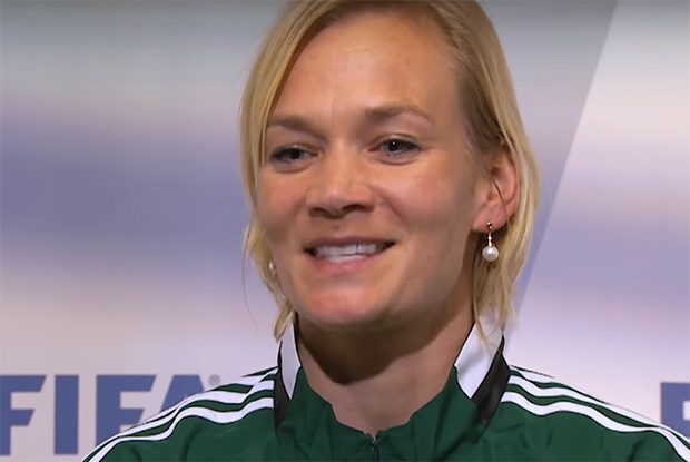 Kobieta będzie sędziować w Bundeslidze. To partnerka Howarda Webba