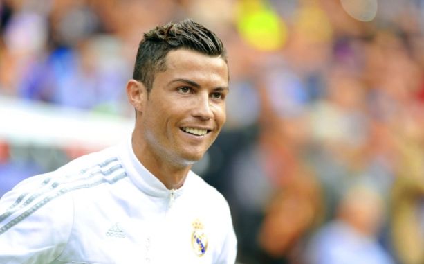 Ronaldo uderzył piłkę niemal na wysokości poprzeczki. To tyle, co rekord Polski w skoku wzwyż 