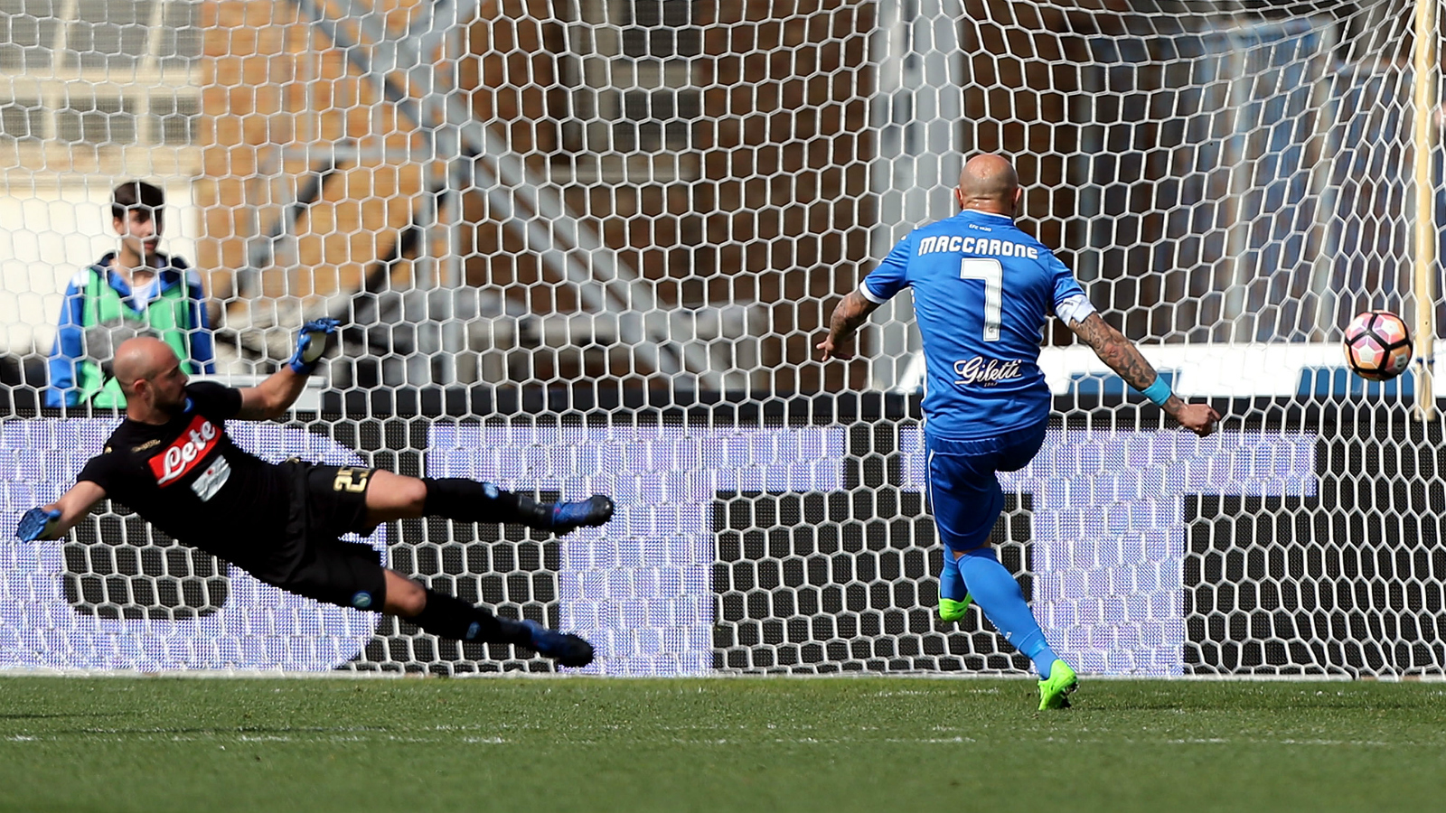 Maccarone zamienił Empoli na Brisbane