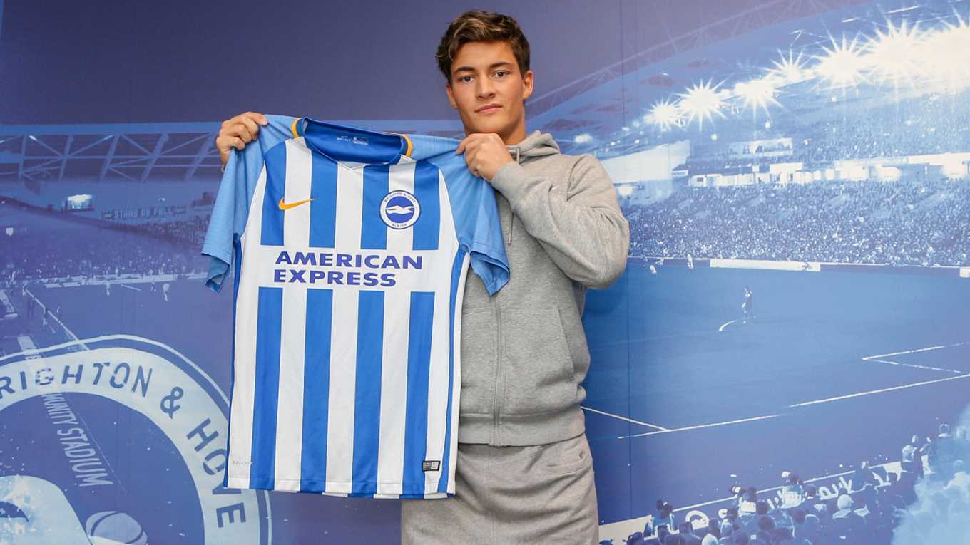 Normann przenosi się na trzy lata do Brighton