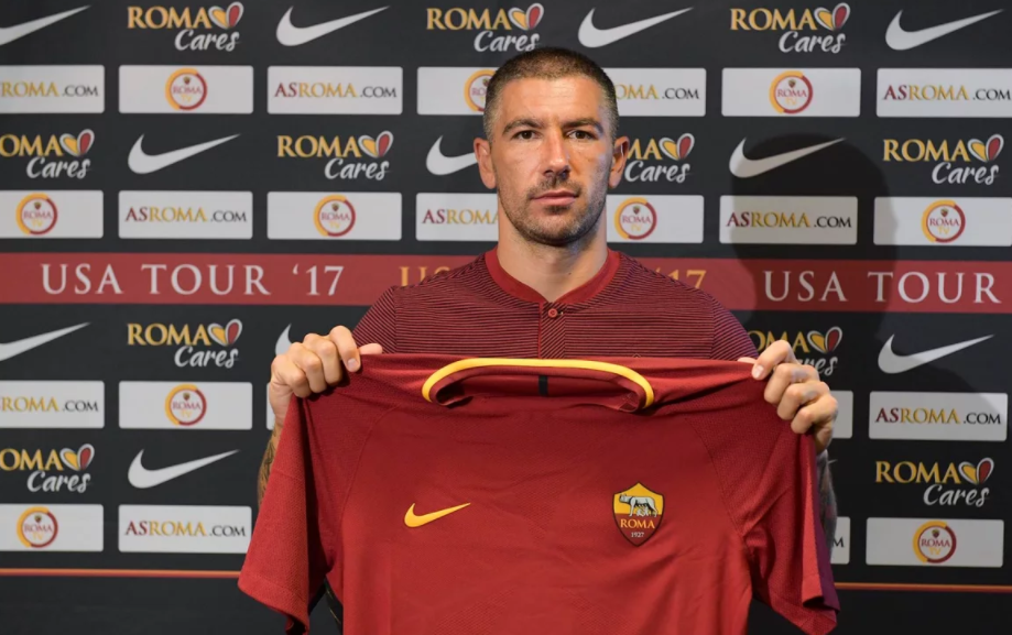 OFICJALNIE: Obrońca Manchesteru City zmienia klub. Teraz AS Roma