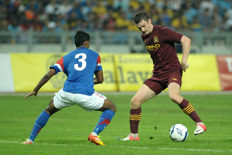 Były reprezentant Anglii dostał ofertę od więziennego gangu. Ochrona za przejście na islam