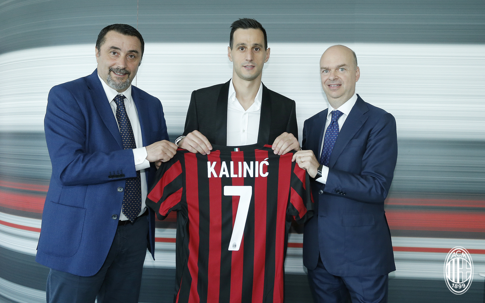 Milan ciągle się wzmacnia. Nikola Kalinić oficjalnie nowym piłkarzem klubu