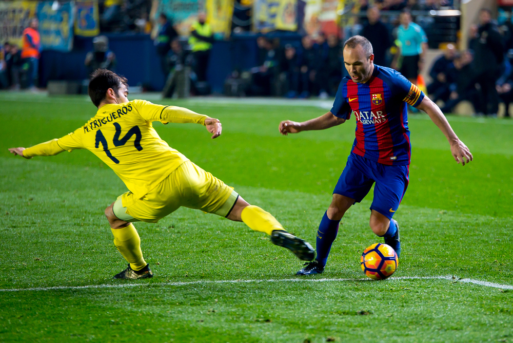 Sport: Andres Iniesta chce przedłużyć kontrakt z FC Barceloną