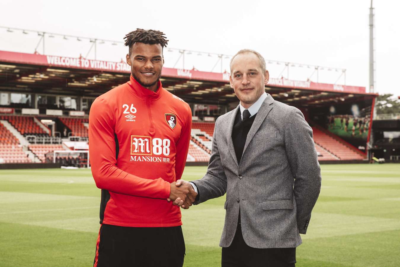 OFICJALNIE: Tyrone Mings na dłużej w Bournemouth