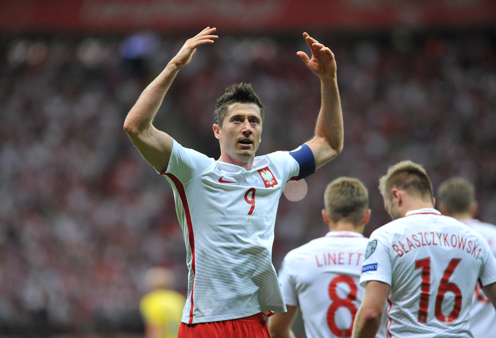 Lewandowski wysoko w rankingu najlepszych piłkarzy świata w 2017 roku wg "FourFourTwo". Messi przed Ronaldo!