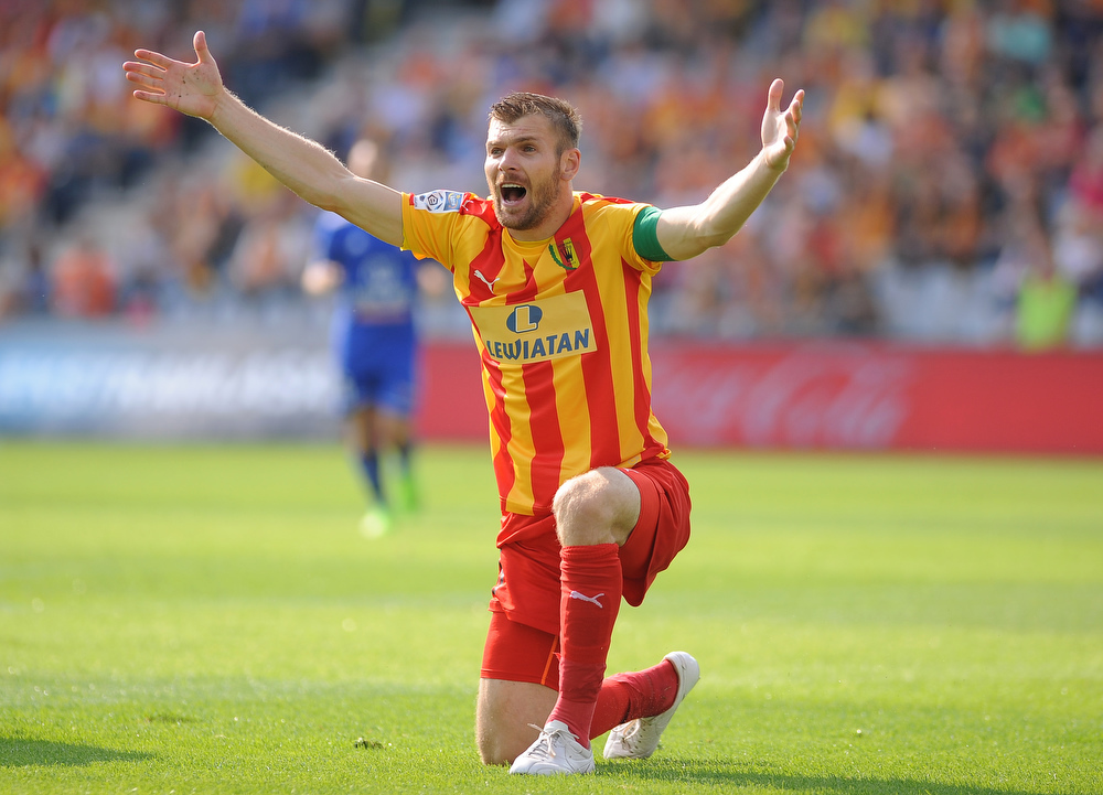 Piast Gliwice się zbroi. Kadrowicz Jacka Magiery już jest, czołowy prawy obrońca Ekstraklasy zaraz będzie