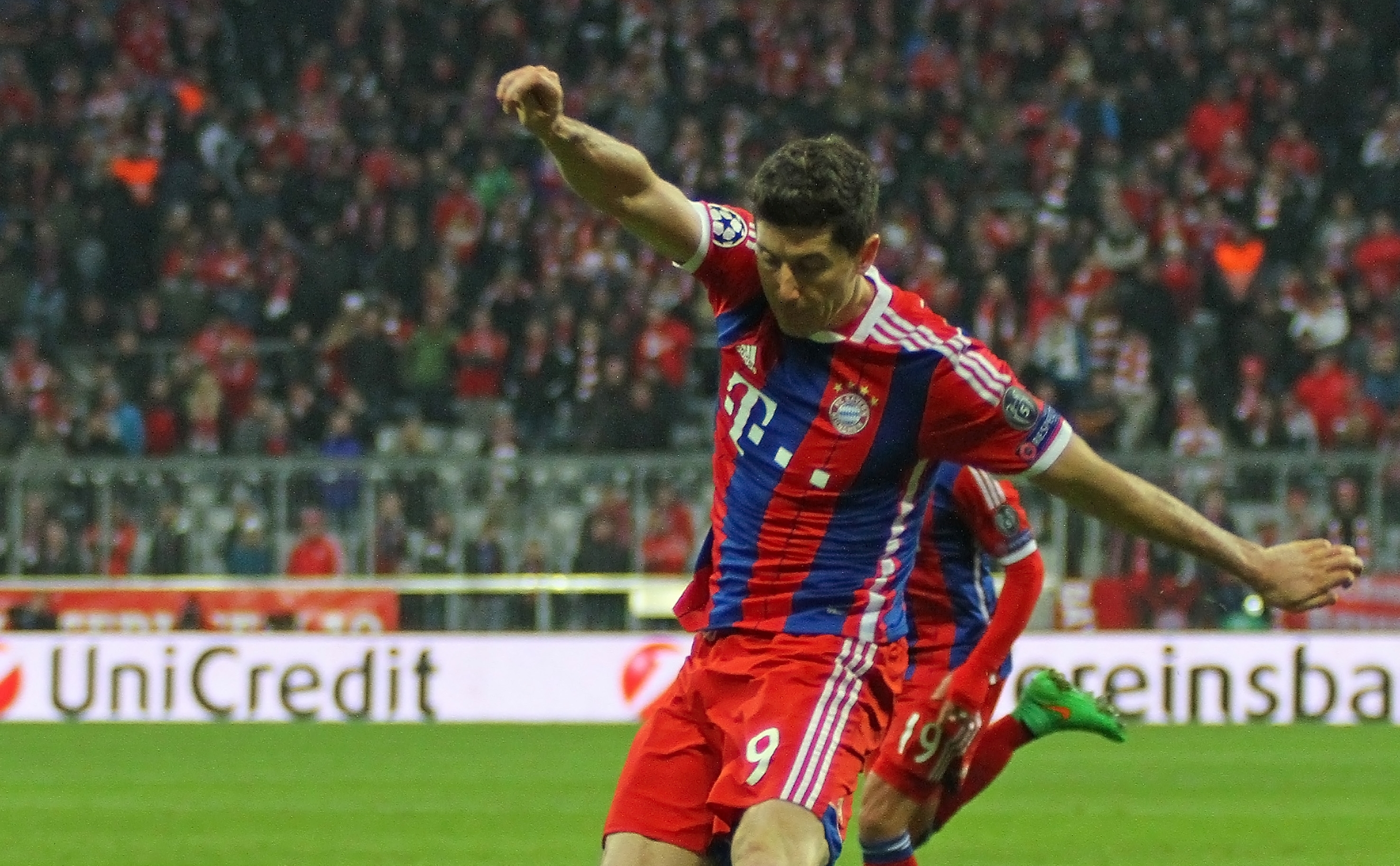Zmiennik dla Lewandowskiego? "Nie będziemy wydawać horrendalnych sum"