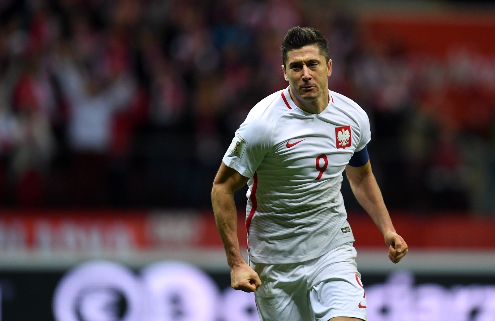 "Marca" zapowiada koniec tercetu BBC. Lewandowski kandydatem do gry w "nowym" Realu