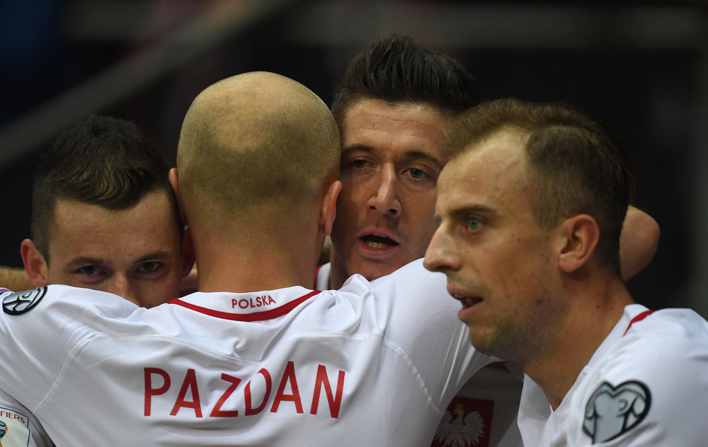 Niemcy chcą, by Lewandowski był jak Stoch. "Drogi Robercie, to wskazówka dla ciebie"