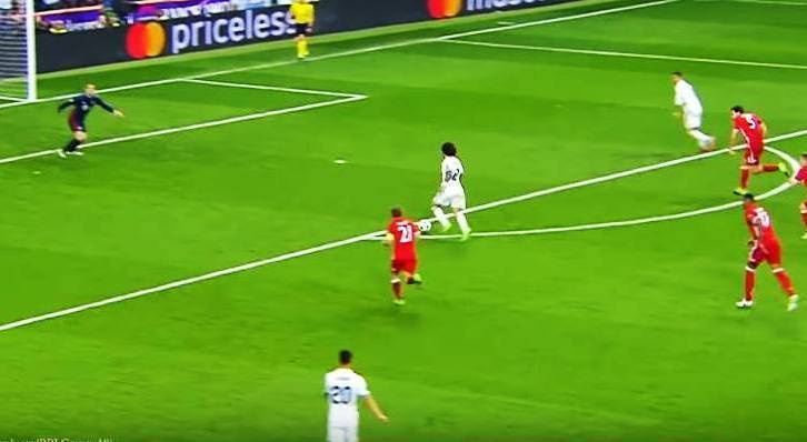Escándalo, czyli fatalne pomyłki sędziów w dwumeczu Realu i Bayernu [VIDEO]