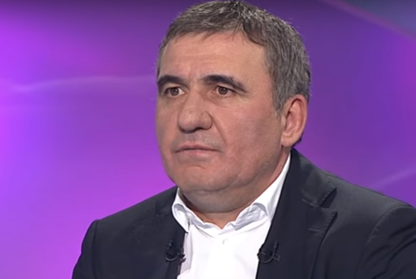 Na polu kukurydzy zakwitły talenty. Gheorghe Hagi ciągnie syna za uszy i ratuje futbol w Rumunii