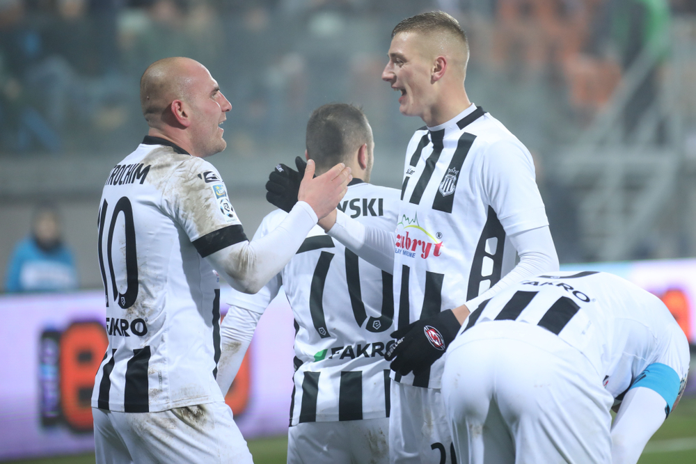 Trzecie wyjazdowe zwycięstwo Sandecji Nowy Sącz. Spadkowicz z Ekstraklasy lepszy od GKS-u Bełchatów