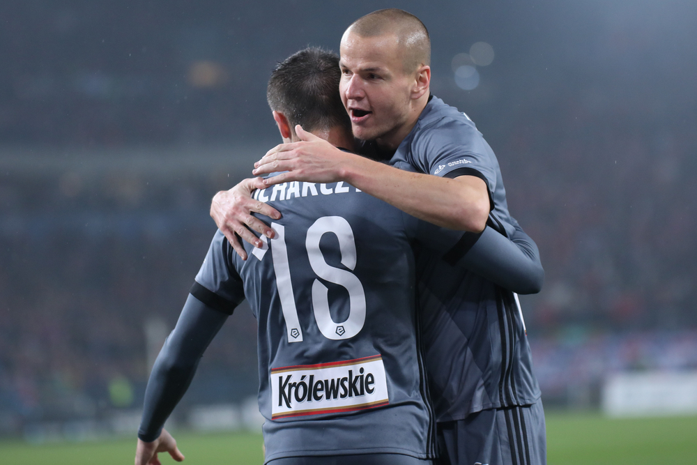 Legia wygrywa w dramatycznych okolicznościach! 5 bramek i czerwona kartka [VIDEO]