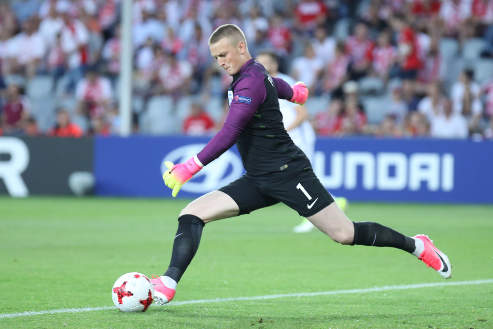 Bayern boi się o zdrowie Manuela Neuera. Sprowadzi reprezentanta Anglii?