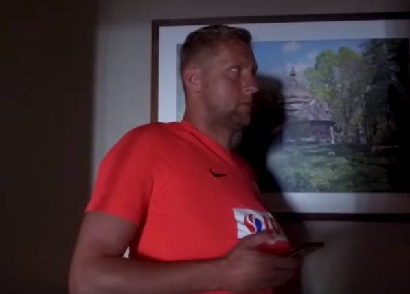 Turniej siatkonogi i kontuzja Kamila Glika. "Wiesz, przewrotka, upadłem źle... No i tyle" [VIDEO]