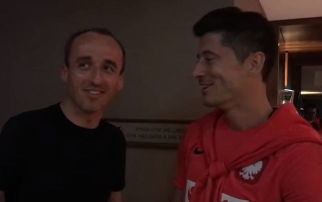 Grosicki ma przyspieszenie jak Kubica? Niespodziewany gość piłkarzy [VIDEO]