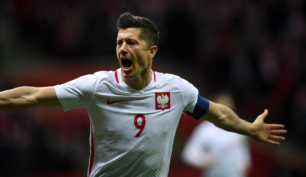 Lewandowski jest za bardzo napakowany? Niemcy wzięli w obronę polskiego napastnika