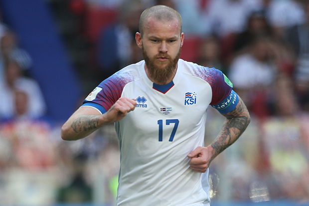 Reprezentant Islandii przedłużył kontrakt z beniaminkiem Premier League