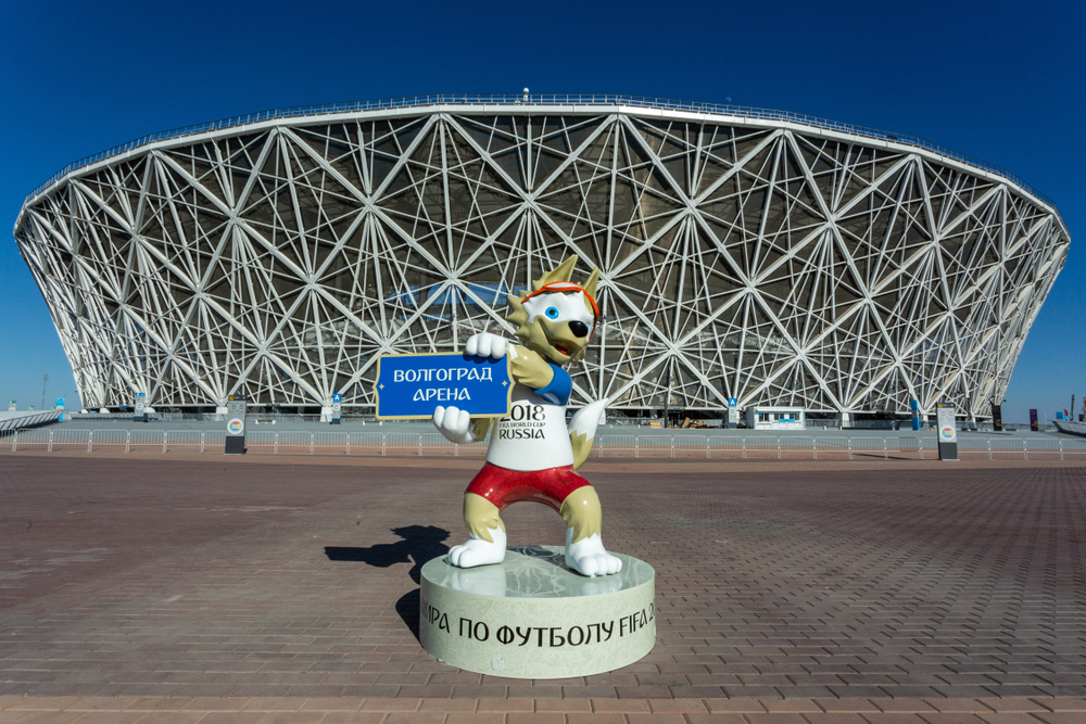 Jeden z mundialowych stadionów już niszczeje. "Tak kończy się budowa bez technologii, w pośpiechu i przy złodziejstwie" [VIDEO]