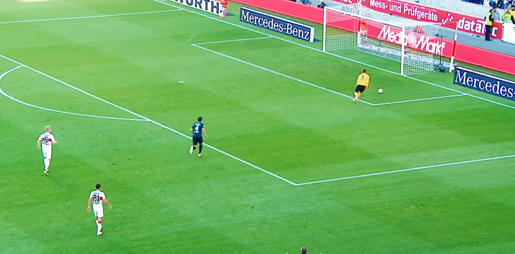Gol samobójczy po rzucie z autu! Tak gra się w Bundeslidze! [WIDEO]