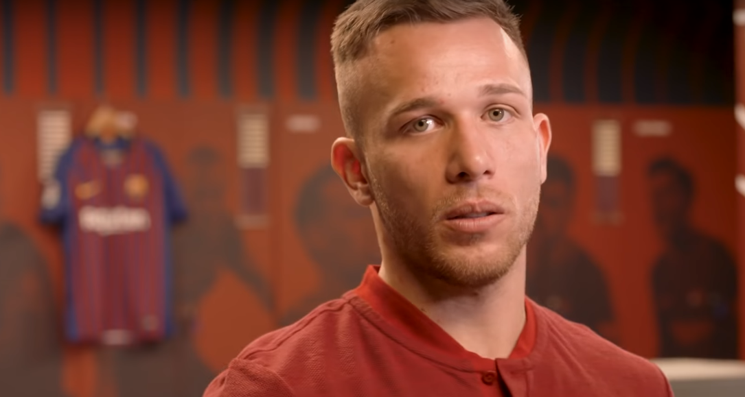 Arthur okradziony podczas meczu Barcelony z Liverpoolem. Złodzieje grozili siostrze piłkarza maczetą