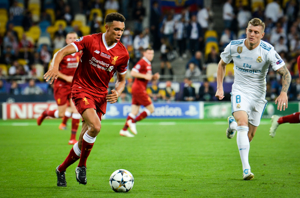 Obrońca Liverpoolu pasjonuje się szachami. Wkrótce zagra z mistrzem świata