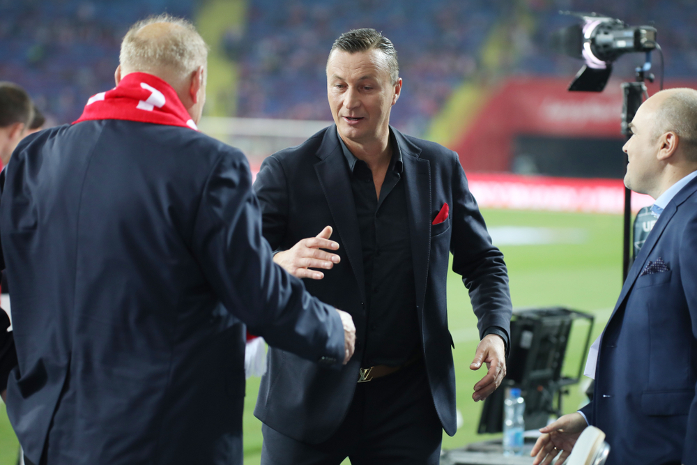 Tomasz Hajto wskazał dwa kluby, w których widziałby Michała Karbownika. Padły wielkie nazwy