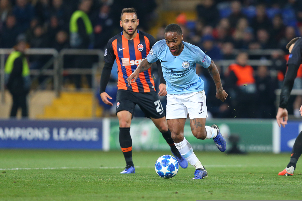 Sterling skomentował incydent ze stadionu Chelsea. Oskarżył media o podsycanie rasizmu