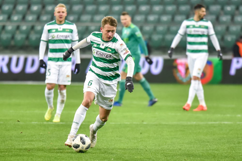 Lechia Gdańsk przedłużyła kontrakt z istotnym piłkarzem. "Spaja drużynę w grze ofensywnej i defensywnej"