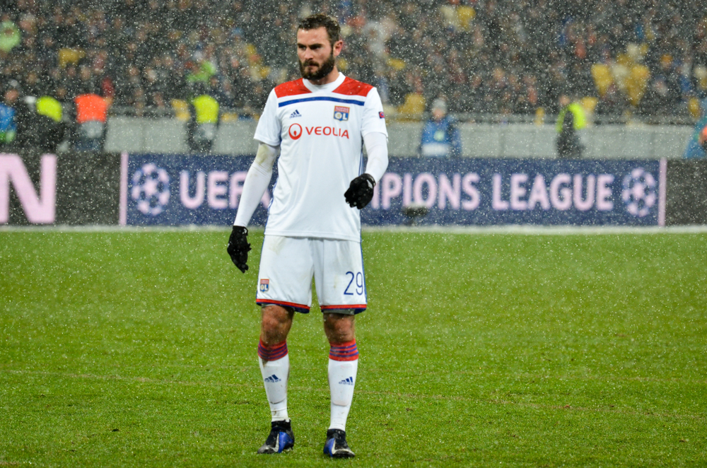 Zenit interesuje się pomocnikiem Olympique Lyon