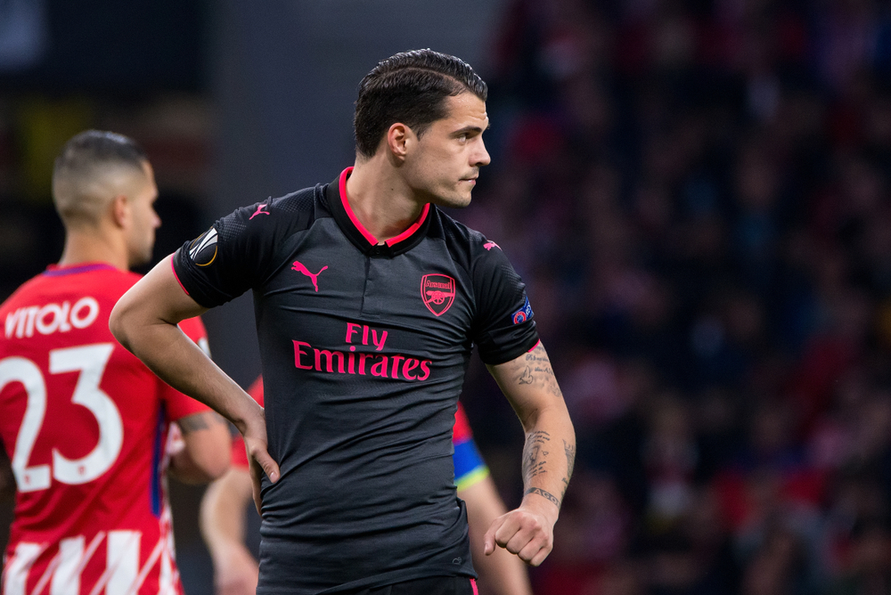 Xhaka zapłaci za swoje zachowanie względem fanów Arsenalu? Broni go kolega z zespołu