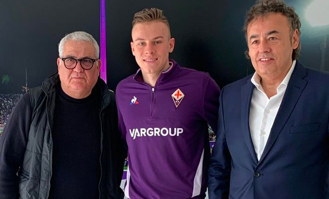 Szymon Żurkowski wyliczył kluby, które chciały go kupić. "Od razu skupiłem się na Fiorentinie"