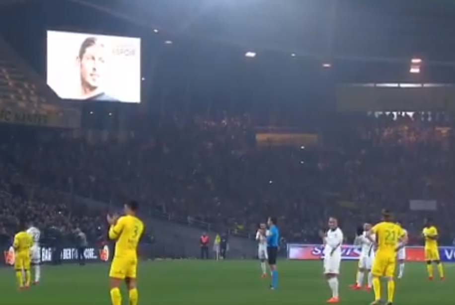 Wzruszające sceny w Nantes. Przerwano mecz, żeby oddać hołd Emiliano Sali [WIDEO]