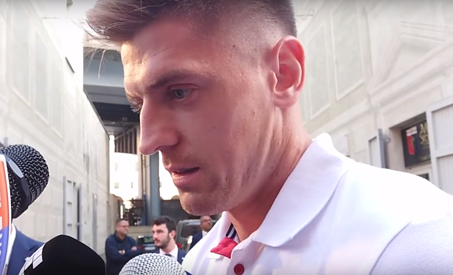 Kulisy wywiadu z Krzysztofem Piątkiem. "Zaczął opowiadać, czy Jović będzie pasował do Barcelony"