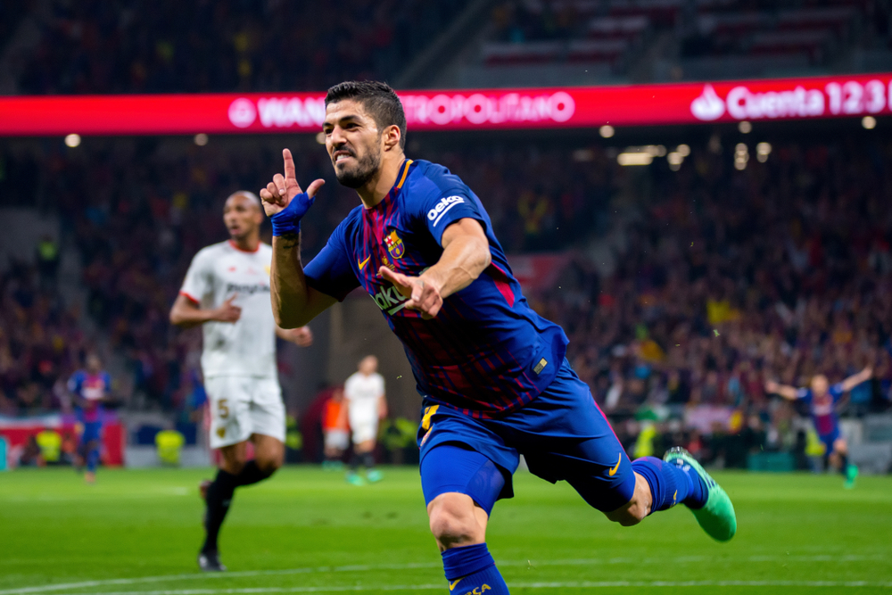 Nieskuteczny Vinicius i zabójczy Suarez. FC Barcelona rozbiła Real w Madrycie i awansowała do finału! [WIDEO]