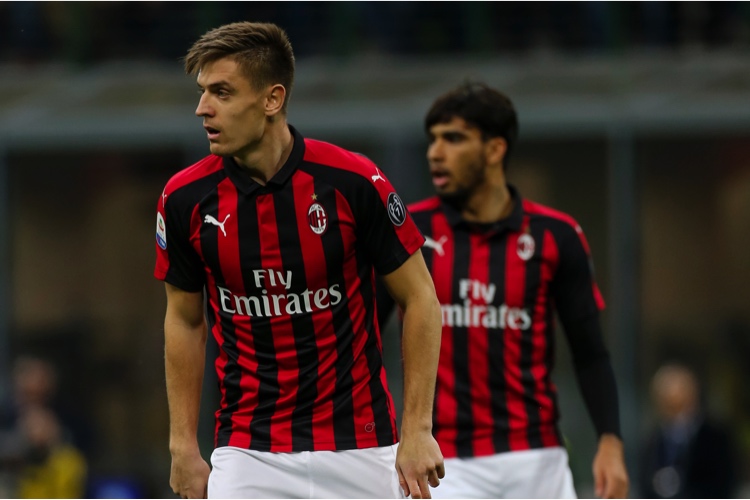 Czy Piątek będzie miał z kim zdobywać laury? AC Milan zmierza w nieznane