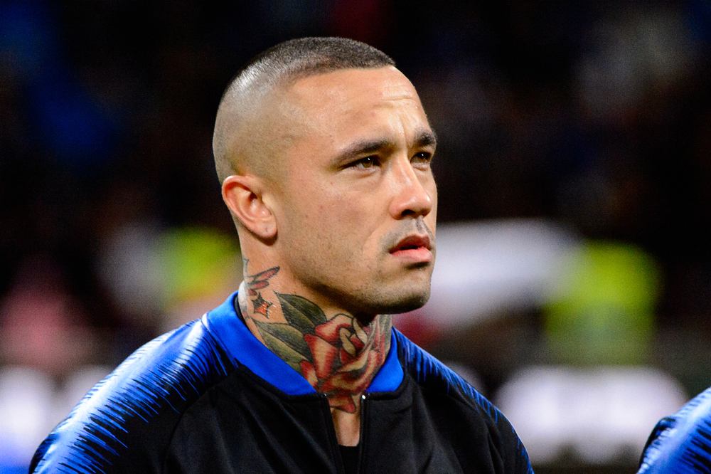 Radja Nainggolan szokował nietypowym zachowaniem. "Chodził na papierosa z asystentem trenera"