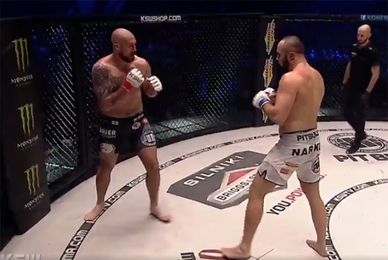 Philip De Fries obronił pas mistrza KSW! Tomasz Narkun nie miał szans [WIDEO]