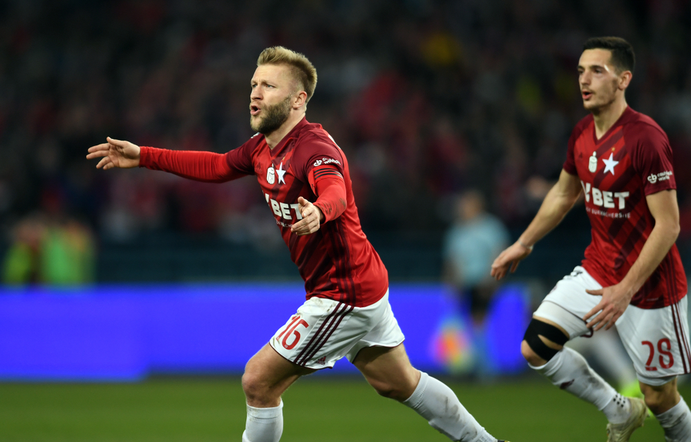 Legia Warszawa na kolanach! Wisła Kraków rozbiła mistrzów Polski! Co za gol Pietrzaka [WIDEO]