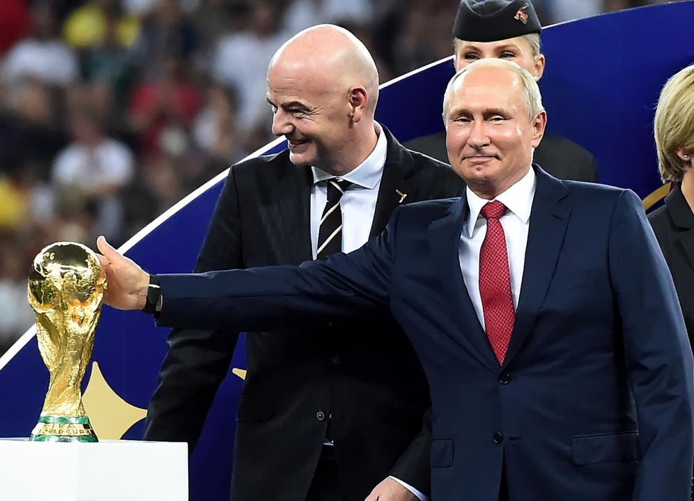Ukraiński dziennikarz o sankcjach sportowych wobec Rosji. "To pieprzenie! UEFA się boi" [NASZ WYWIAD]