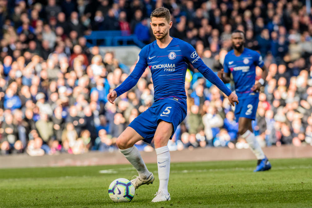 Chelsea wygrywa na początek sezonu. Nowe gwiazdy bez goli [WIDEO]