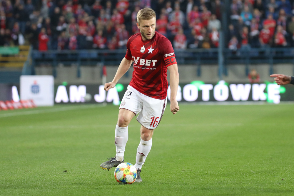 Składy na mecz Wisła Kraków - Korona Kielce. Gospodarze zamierzają przedłużyć serię zwycięstw
