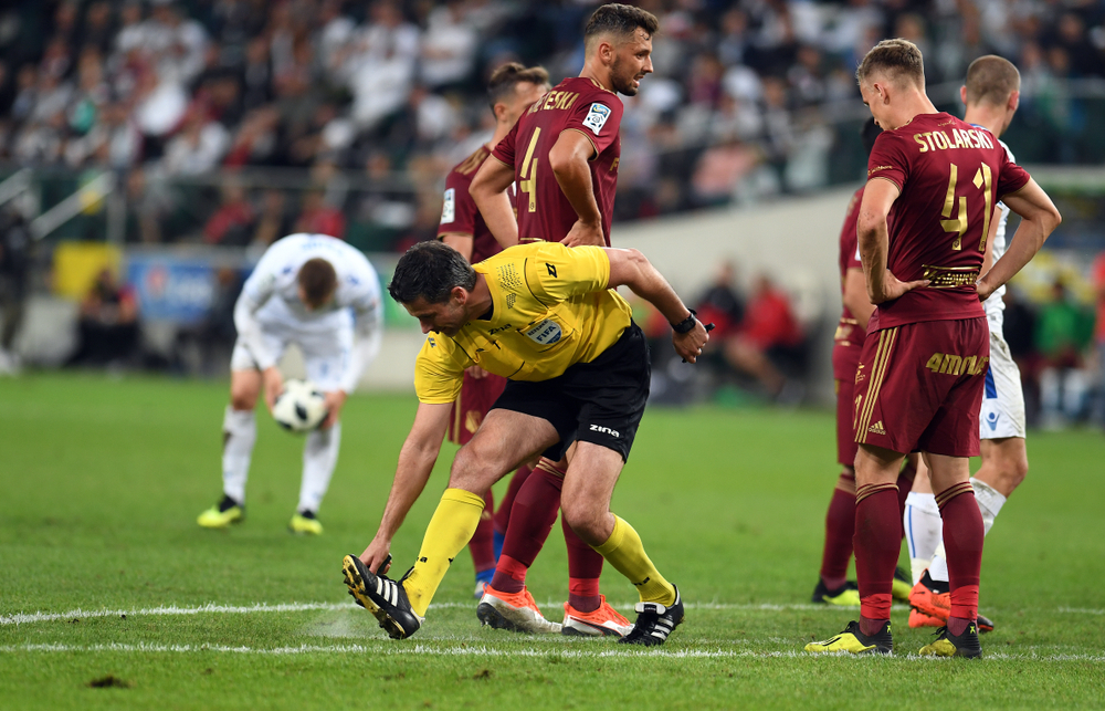 Składy na mecz Lech Poznań - Legia Warszawa. Dariusz Żuraw i Aleksandar Vuković odkryli karty